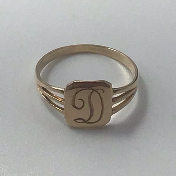 10K Yellow Gold Baby Signet Ring Initial”D” 0.5 Grams Size 0.5 - Picture 7 of 10